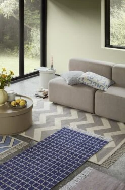 Broste Copenhagen Henny Vloerkleed Blauw 70x140cm - 70070334 6 Broste Copenhagen Henny Vloerkleed Blauw 70x140cm - 70070334 -Decoratieve Artikelen Winkel broste copenhagen henny vloerkleed blauw 70x140cm 2