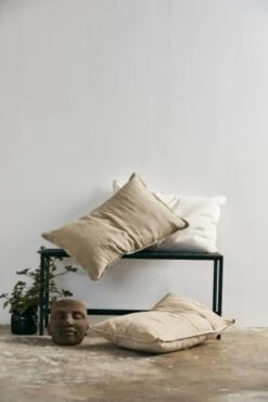 Nordal Vela Kussen Linnen Incl Vulling - Donkerzand -Decoratieve Artikelen Winkel nordal vela kussen linnen incl vulling donkerzand 2