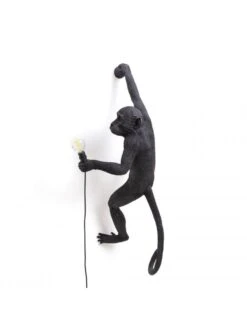 Decoratieve Artikelen Winkel 9 Decoratieve Artikelen Winkel -Decoratieve Artikelen Winkel seletti monkey lamp hanging right zwart 1